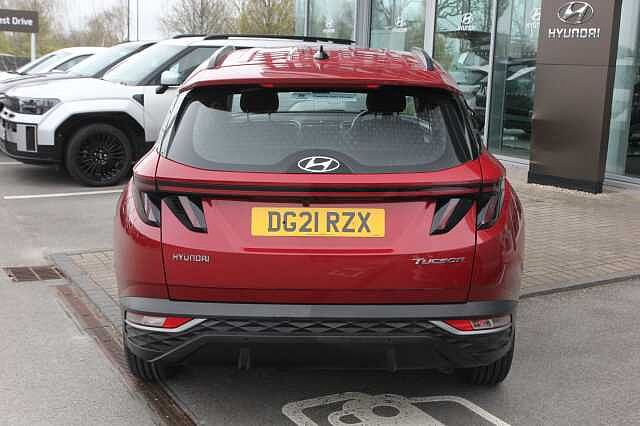 Hyundai TUCSON 1.6 TGDi 48V MHD SE Connect 5dr 2WD Red