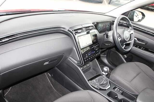 Hyundai TUCSON 1.6 TGDi 48V MHD SE Connect 5dr 2WD Red