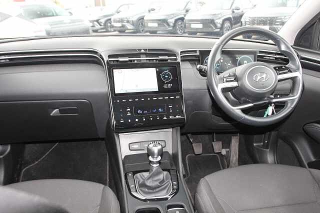 Hyundai TUCSON 1.6 TGDi 48V MHD SE Connect 5dr 2WD Red