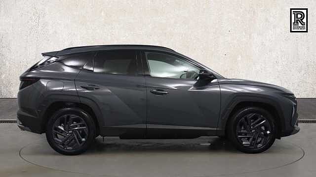 Hyundai TUCSON 1.6 T-GDi 13.8kWh Black Line SUV 5dr Petrol Plug-in Hybrid Auto Euro 6 (s/s) (25 grey