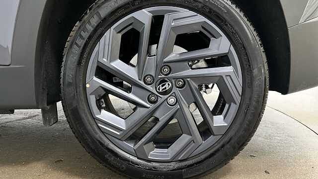 Hyundai TUCSON 1.6 T-GDi 13.8kWh Black Line SUV 5dr Petrol Plug-in Hybrid Auto Euro 6 (s/s) (25 grey