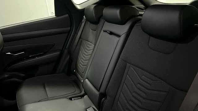 Hyundai TUCSON 1.6 T-GDi 13.8kWh Black Line SUV 5dr Petrol Plug-in Hybrid Auto Euro 6 (s/s) (25 grey