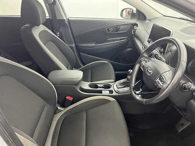 Hyundai KONA 1.6 GDi Hybrid Premium 5dr DCT WHITE