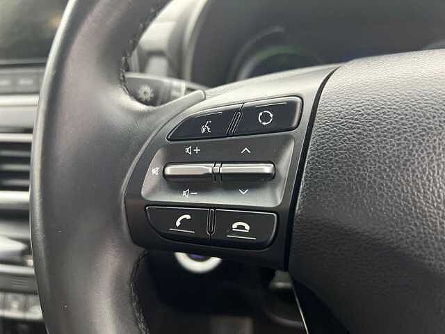 Hyundai KONA 1.6 GDi Hybrid Premium 5dr DCT WHITE