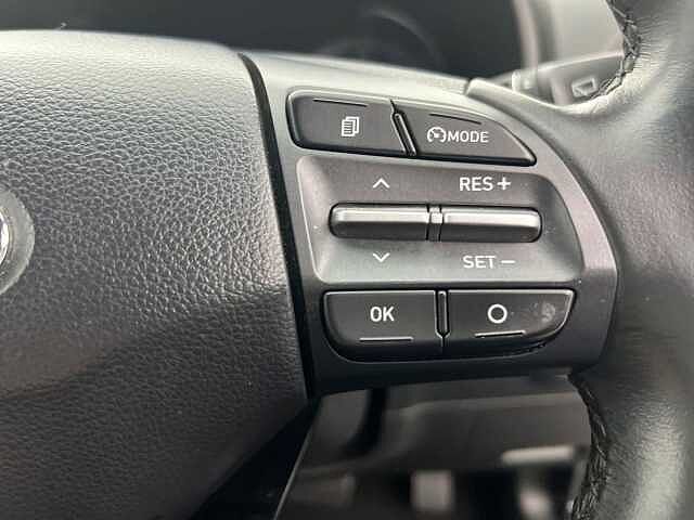 Hyundai KONA 1.6 GDi Hybrid Premium 5dr DCT WHITE