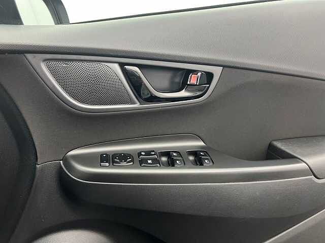 Hyundai KONA 1.6 GDi Hybrid Premium 5dr DCT WHITE