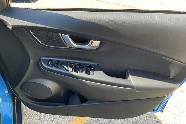 Hyundai KONA 1.6 GDi Hybrid Premium 5dr DCT Blue