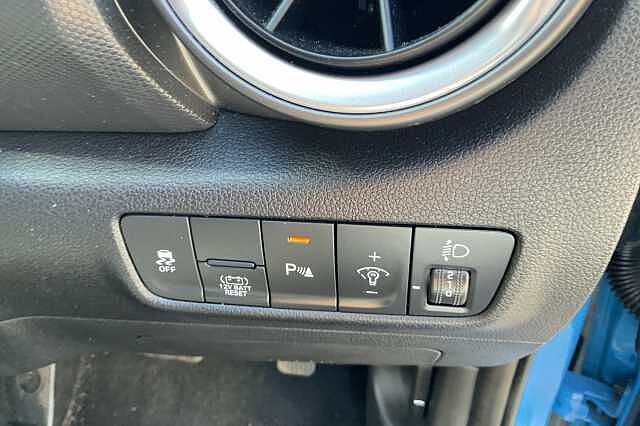 Hyundai KONA 1.6 GDi Hybrid Premium 5dr DCT Blue
