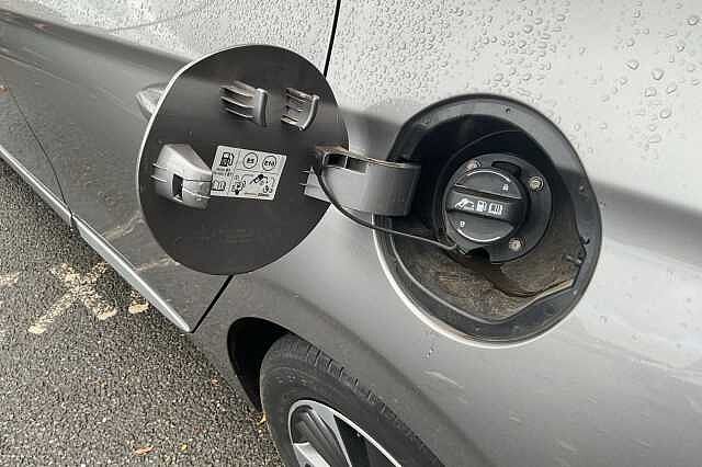 Hyundai IONIQ 1.6 GDi Plug-in Hybrid Premium 5dr DCT
