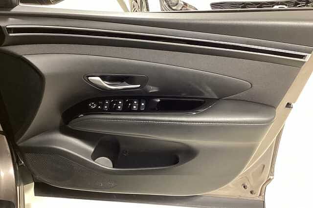 Hyundai TUCSON 1.6 TGDi Hybrid 230 SE Connect 5dr 2WD Auto Brown