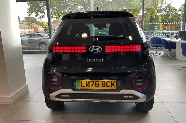 Hyundai INSTER 85kW 02 49kWh 5dr Auto Black