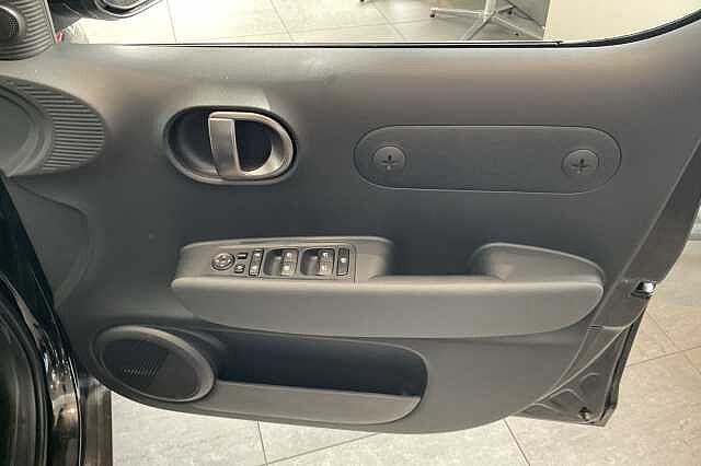 Hyundai INSTER 85kW 02 49kWh 5dr Auto Black