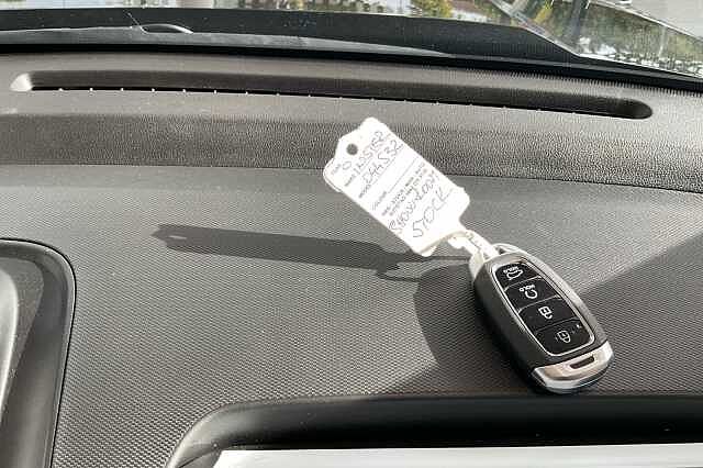Hyundai INSTER 85kW 02 49kWh 5dr Auto Black