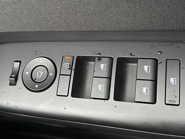 Hyundai KONA 1.6 Hybrid 138 Advance 5dr DCT Black