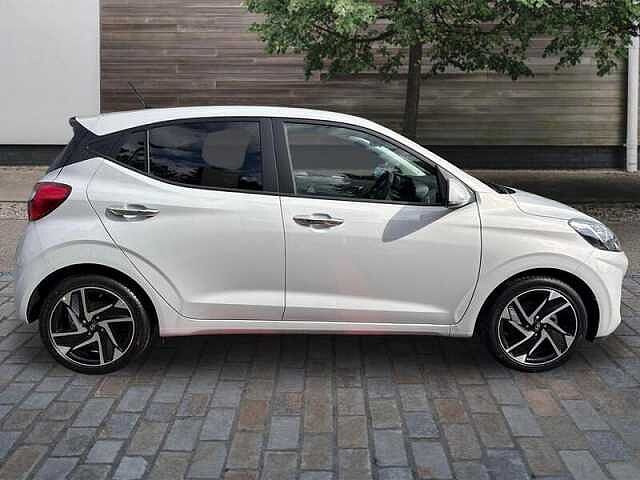 Hyundai i10 i10 1.2 Premium Hatchback 5dr Petrol Auto Euro 6 (s/s) (79 ps)