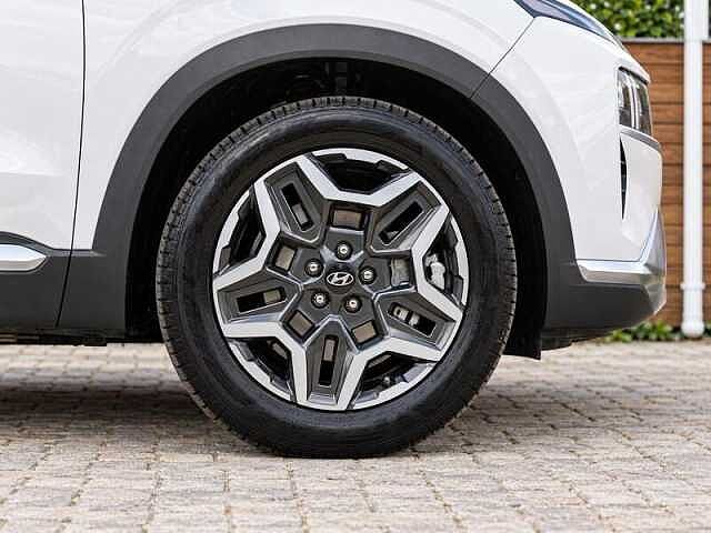 Hyundai SANTA FE 1.6 h T-GDi Ultimate SUV 5dr Petrol Hybrid Auto Euro 6 (s/s) (230 ps) Glacier White