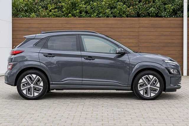 Hyundai KONA 64kWh Premium SUV 5dr Electric Auto (10.5kW Charger) (204 ps) Dark Knight Grey