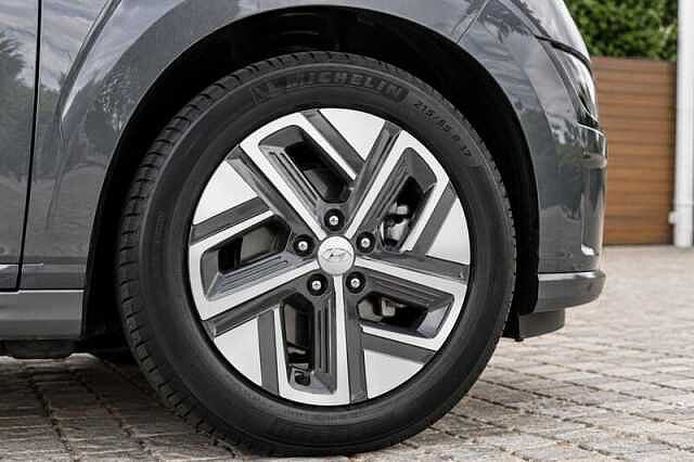 Hyundai KONA 64kWh Premium SUV 5dr Electric Auto (10.5kW Charger) (204 ps) Dark Knight Grey