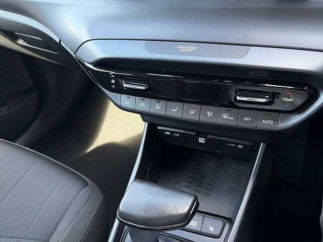 Hyundai BAYON 1.0 T-Gdi Mhev Premium Suv 5Dr Petrol Hybrid Dct Euro 6 (S/S) (100 Ps) Mangrove Green