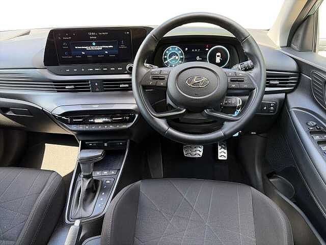 Hyundai BAYON 1.0 T-Gdi Mhev Premium Suv 5Dr Petrol Hybrid Dct Euro 6 (S/S) (100 Ps) Mangrove Green