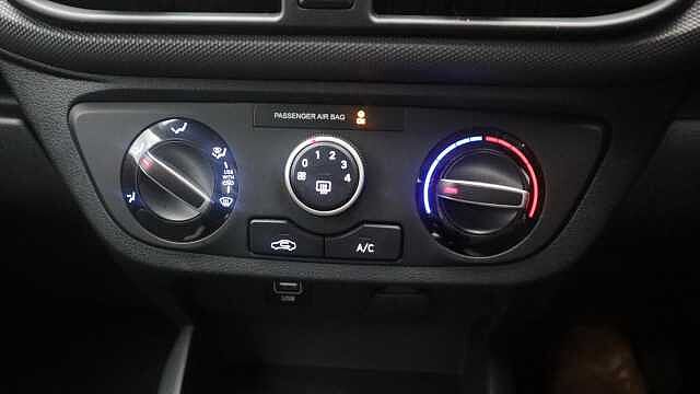 Hyundai I10 1.2 SE Connect Hatchback 5dr Petrol Manual Euro 6 (s/s) (84 ps) Green