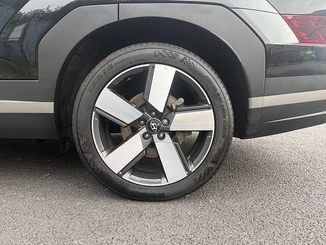 Hyundai SANTA FE 1.6 TGDi Plug-in Hybrid Premium 5dr 4WD Auto Black