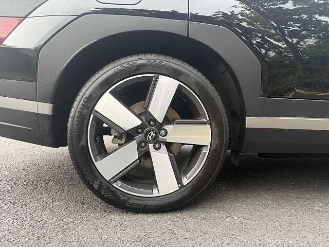 Hyundai SANTA FE 1.6 TGDi Plug-in Hybrid Premium 5dr 4WD Auto Black