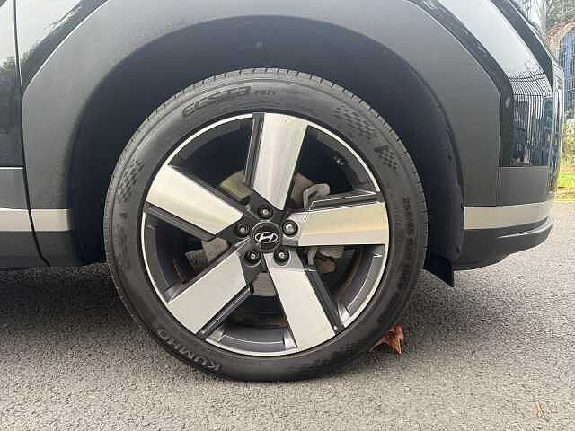 Hyundai SANTA FE 1.6 TGDi Plug-in Hybrid Premium 5dr 4WD Auto Black