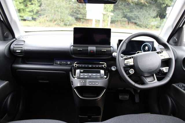 Hyundai INSTER Long Range 49kWh 02 Auto 5dr White