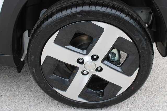 Hyundai INSTER Long Range 49kWh 02 Auto 5dr White