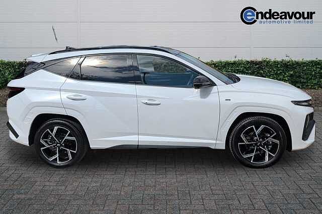 Hyundai TUCSON 1.6T Hybrid N Line S 5dr Auto White