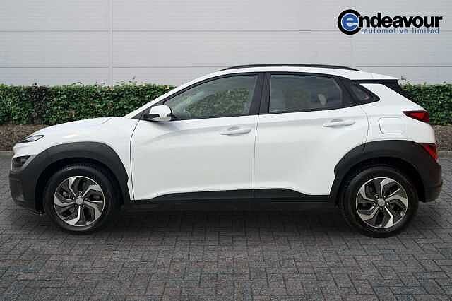 Hyundai KONA 1.6 GDi Hybrid SE Connect 5dr DCT White