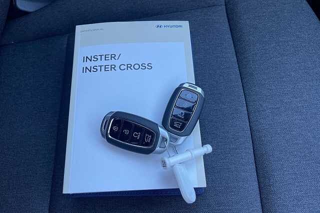 Hyundai INSTER 85kW 01 49kWh 5dr Auto Black