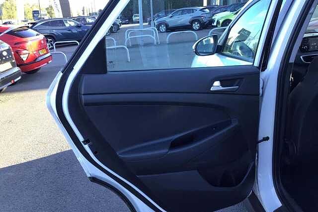 Hyundai TUCSON 1.6 GDi S Connect 5dr 2WD White