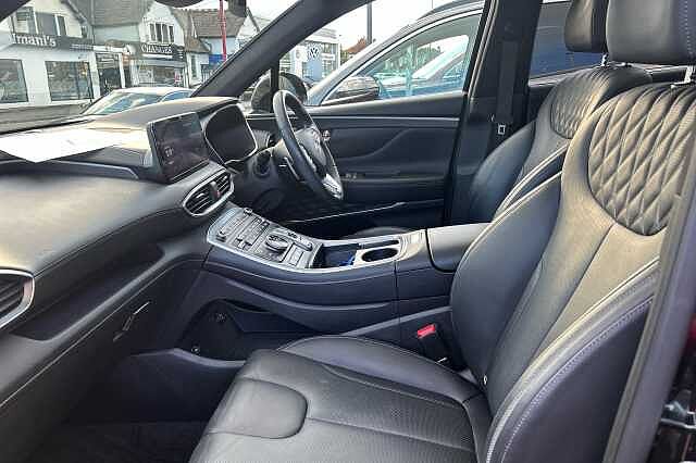 Hyundai SANTA FE 1.6 TGDi Plug-in Hybrid Ultimate 5dr 4WD Auto Black