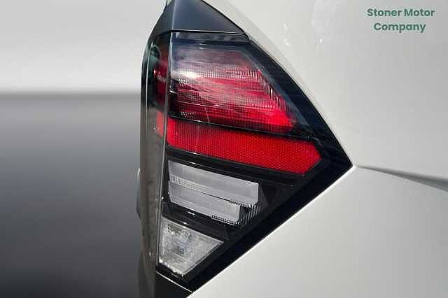 Hyundai KONA 1.6 Hybrid 138 Ultimate 5dr DCT White