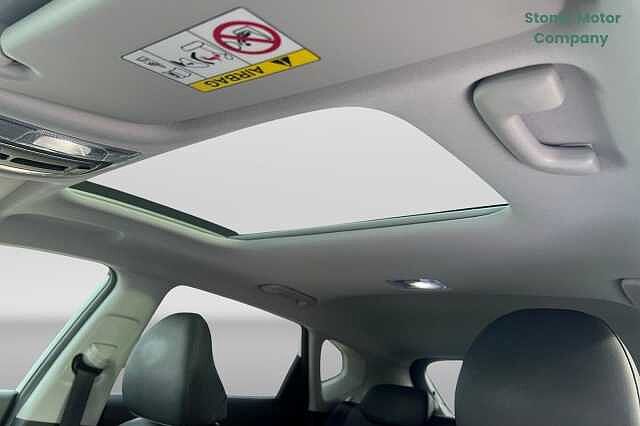 Hyundai KONA 1.6 Hybrid 138 Ultimate 5dr DCT White