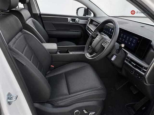 Hyundai SANTA FE 1.6 T-GDi 13.8kWh Premium SUV 5dr Petrol Plug-in Hybrid Auto 4WD Euro 6 (s/s) (7 White