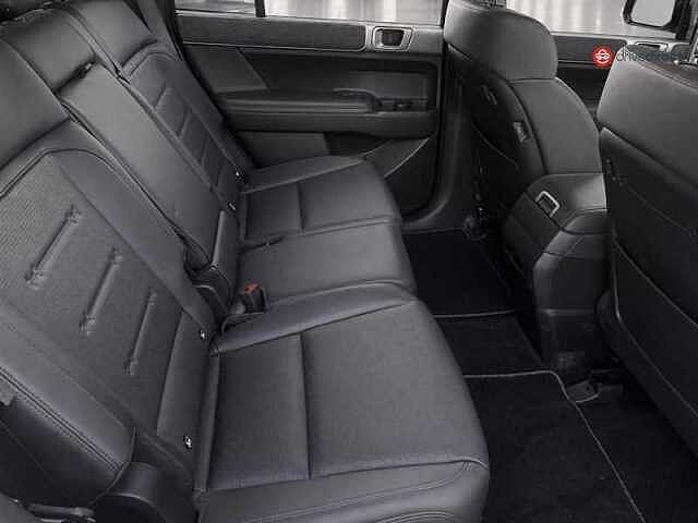 Hyundai SANTA FE 1.6 T-GDi 13.8kWh Premium SUV 5dr Petrol Plug-in Hybrid Auto 4WD Euro 6 (s/s) (7 White
