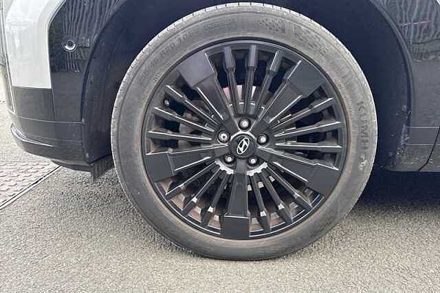 Hyundai SANTA FE 1.6 T-GDi 13.8kWh Calligraphy SUV 5dr Petrol Plug-in Hybrid Auto 4WD Euro 6 (s/s Silver