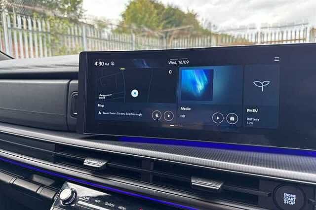 Hyundai SANTA FE 1.6 T-GDi 13.8kWh Calligraphy SUV 5dr Petrol Plug-in Hybrid Auto 4WD Euro 6 (s/s Silver