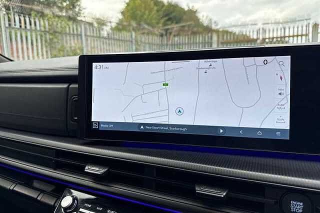 Hyundai SANTA FE 1.6 T-GDi 13.8kWh Calligraphy SUV 5dr Petrol Plug-in Hybrid Auto 4WD Euro 6 (s/s Silver