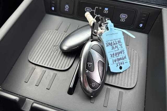 Hyundai SANTA FE 1.6 T-GDi 13.8kWh Calligraphy SUV 5dr Petrol Plug-in Hybrid Auto 4WD Euro 6 (s/s Silver