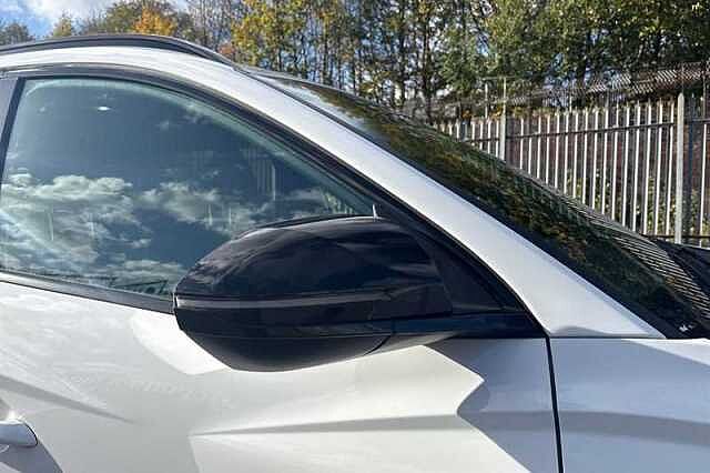 Hyundai TUCSON 1.6 T-GDi N Line SUV 5dr Petrol Hybrid Auto Euro 6 (s/s) (215 ps) White