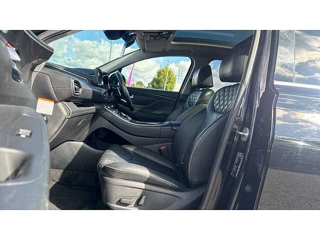 Hyundai SANTA FE SANTA FE 1.6 TGDi Hybrid Ultimate 5dr 4WD Auto BLACK