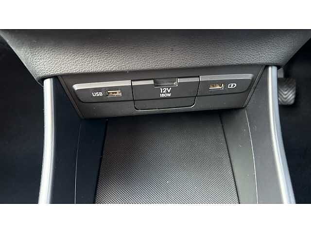 Hyundai I20 I20 1.0T GDi 48V MHD SE Connect 5dr Red