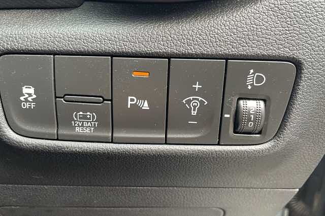 Hyundai KONA Premium Hybrid 1.6 GDi HEV (141ps) Cyber Grey