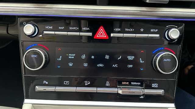 Hyundai SANTA FE 1.6 T-GDi 13.8kWh Ultimate SUV 5dr Petrol Plug-in Hybrid Auto 4WD Euro 6 (s/s) ( Olive Green