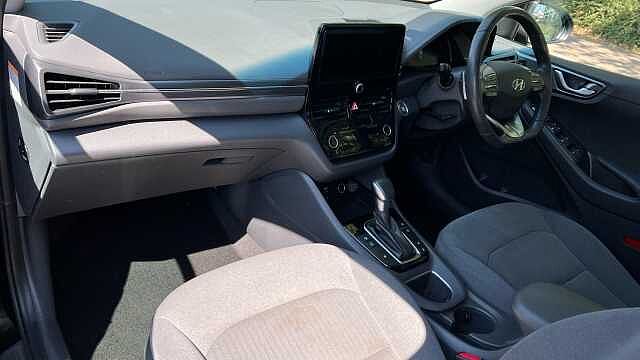 Hyundai IONIQ 1.6 h-GDi 1st Edition DCT Euro 6 (s/s) 5dr Phantom Black