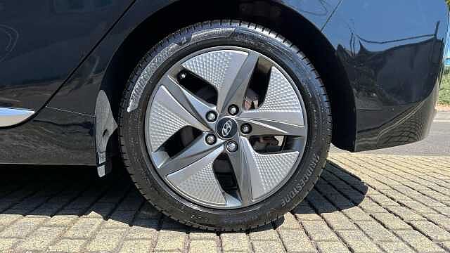 Hyundai IONIQ 1.6 h-GDi 1st Edition DCT Euro 6 (s/s) 5dr Phantom Black